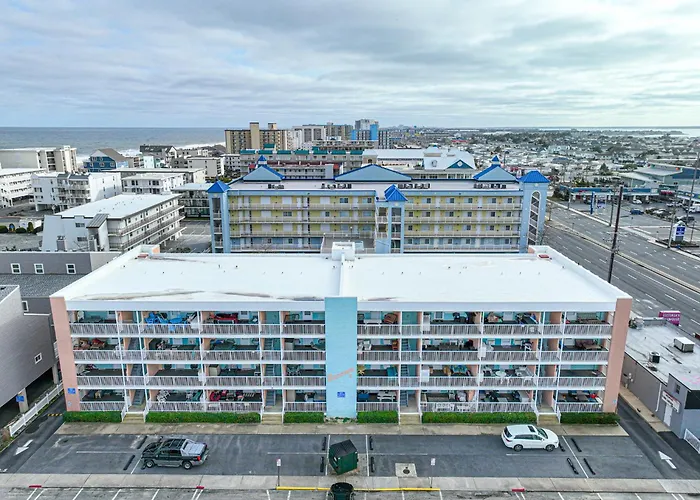 Ocean Block 3-bedroom With Panoramic Views In Ocean *